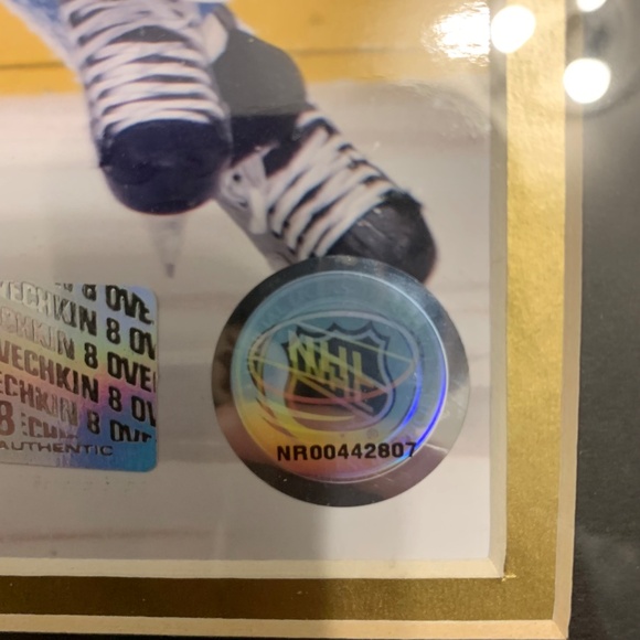 Autographed 2006 Rookie of the Year Alexander Ovechkin 8" x 10" Photo with Frame - Picture 4 of 10